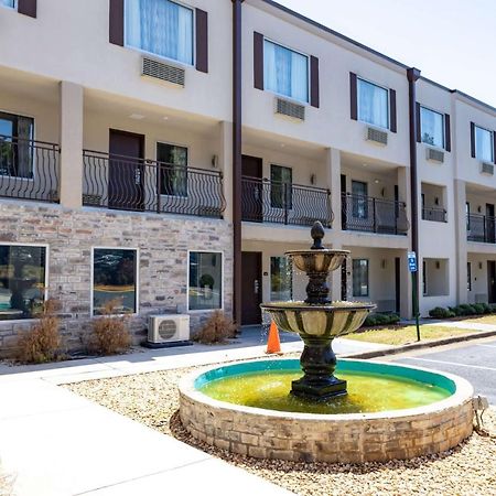 Days Inn By Wyndham College Park Atlanta Airport South Buitenkant foto