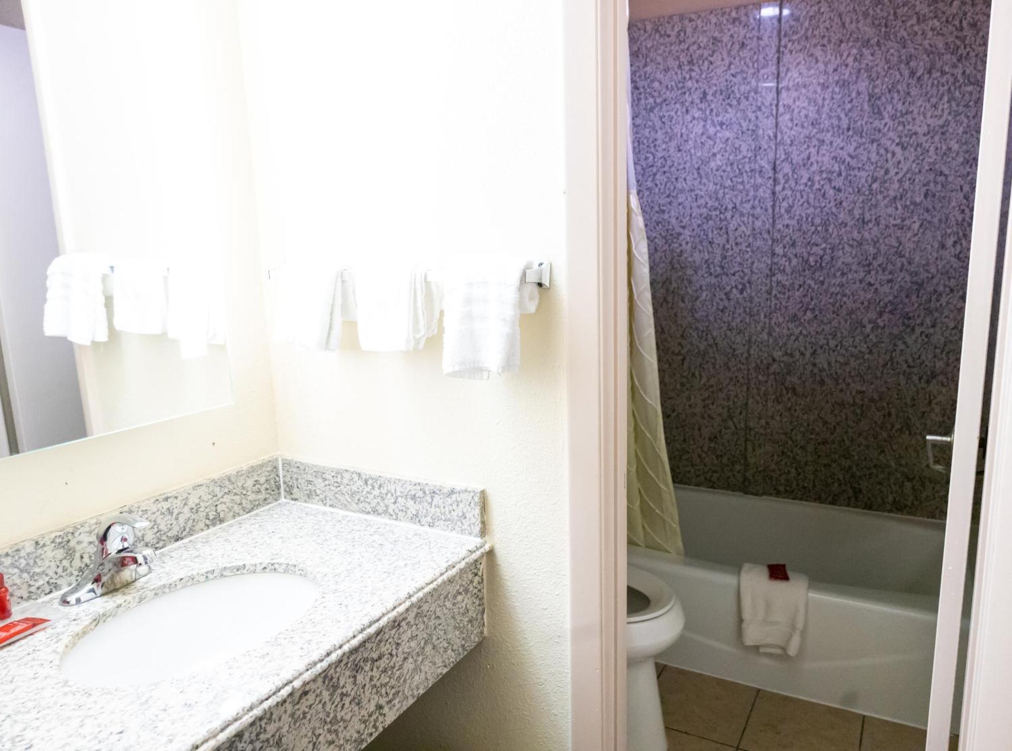 Days Inn By Wyndham College Park Atlanta Airport South Buitenkant foto